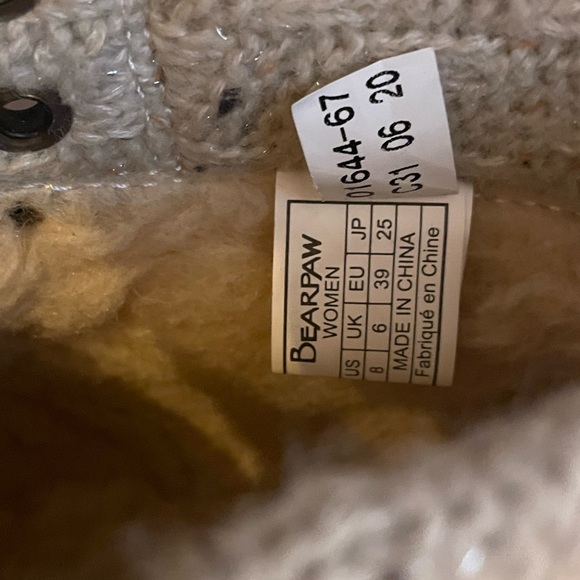 EUC women’s BearPaw ankle boots. Size 8 - Picture 8 of 16